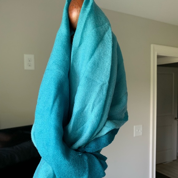 Blue Ombré Fringe Scarf - Picture 4 of 7